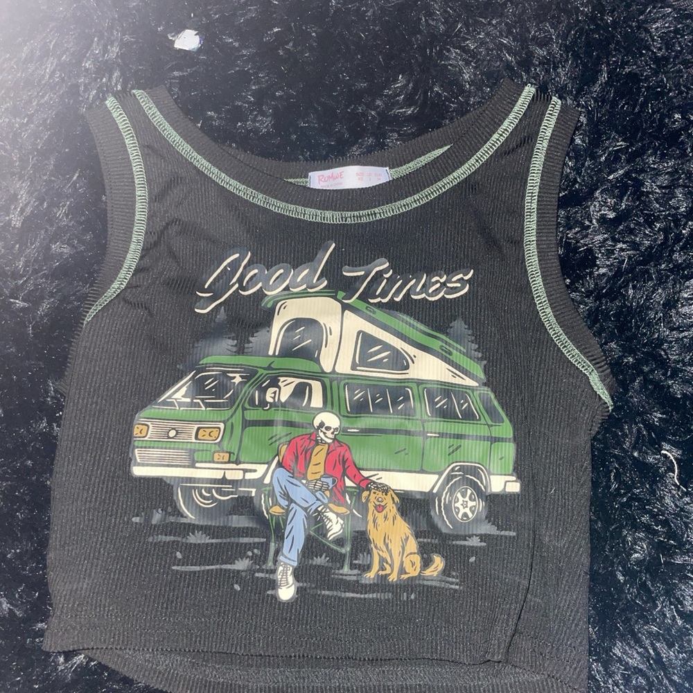 ROMWE Black and Green Graphic Crop Top